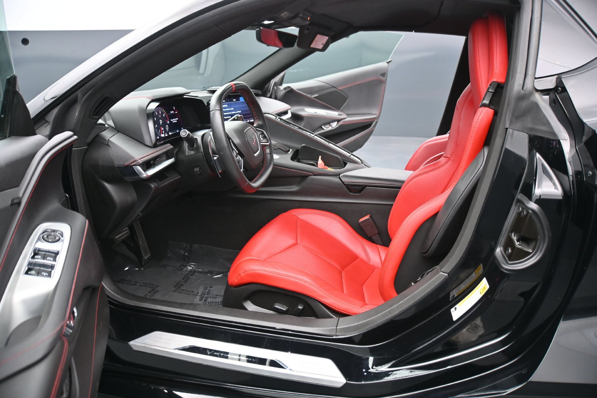 Used 2021 Chevrolet Corvette Stingray Convertible w/ Z51 Performance Package RWD image 39