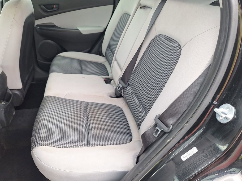 Used 2023 Hyundai Kona SE w/ Cargo Package image 23