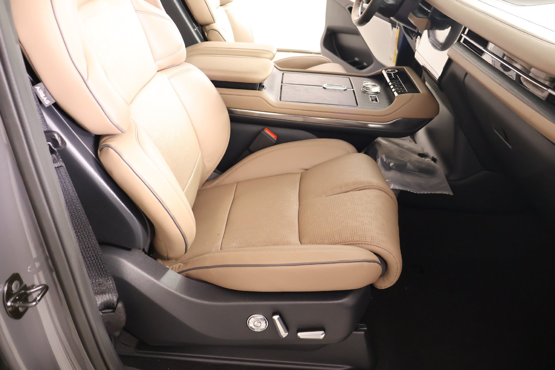 New 2027 Lincoln Navigator L Black Label AWD/4WD image 15
