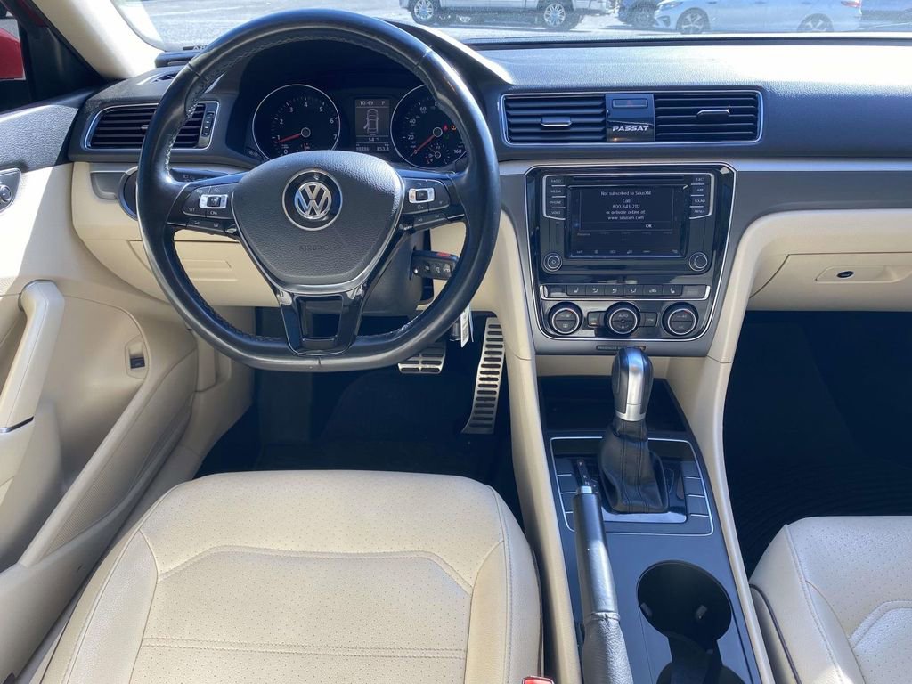 Used 2018 Volkswagen Passat 2.0T R-Line w/ R-Line Lighting Package image 9