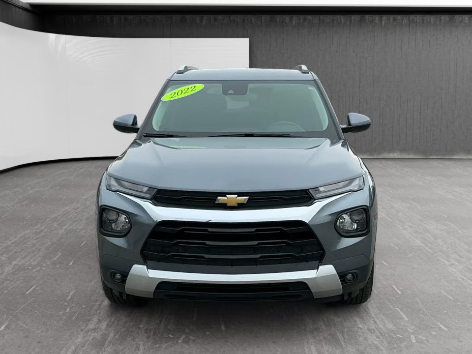 Used 2022 Chevrolet TrailBlazer LT w/ LPO, Blackout Package AWD/4WD image 3