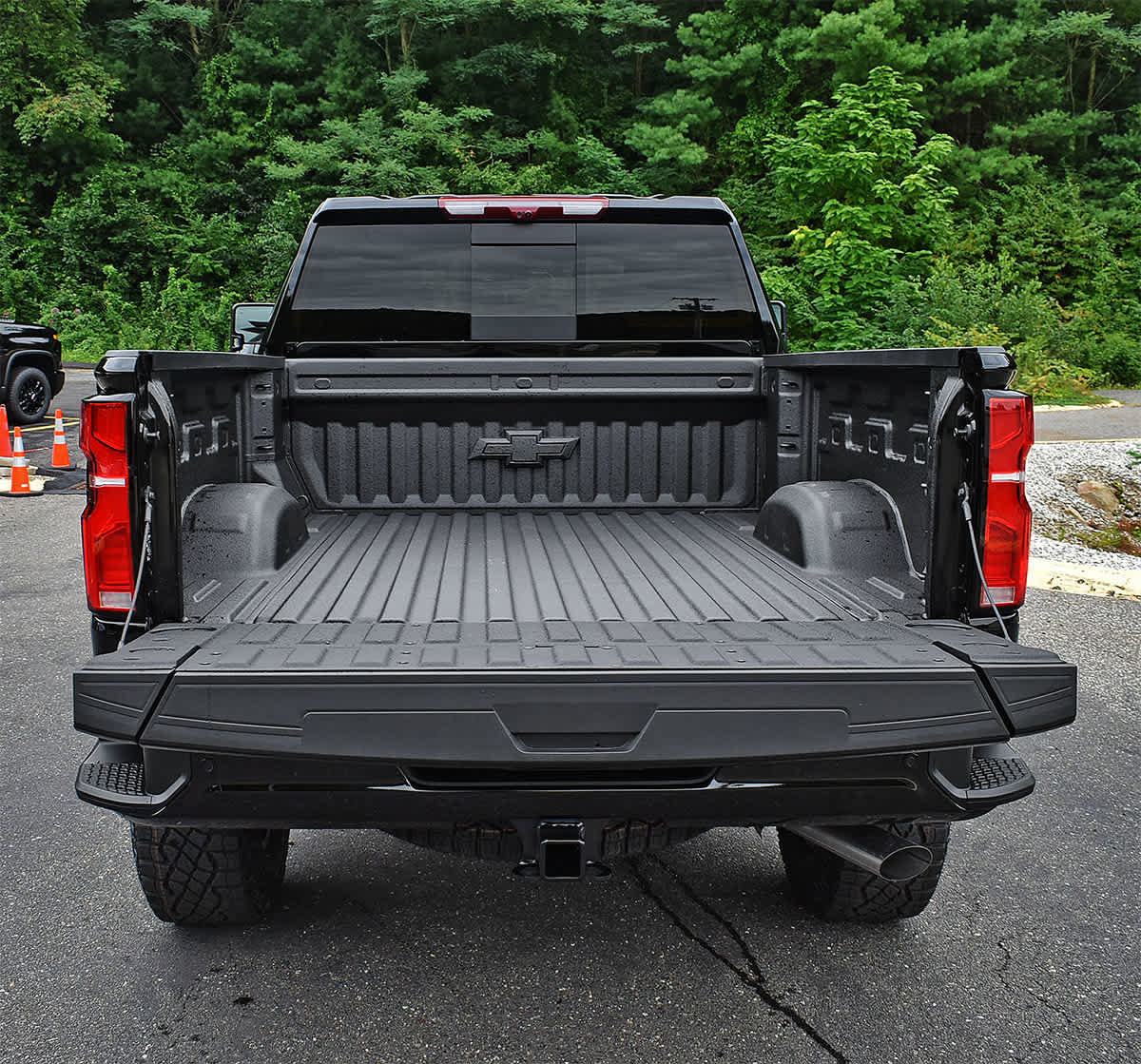 New 2026 Chevrolet Silverado 2500 ZR2 w/ LPO, Dark Essentials Package AWD/4WD image 9