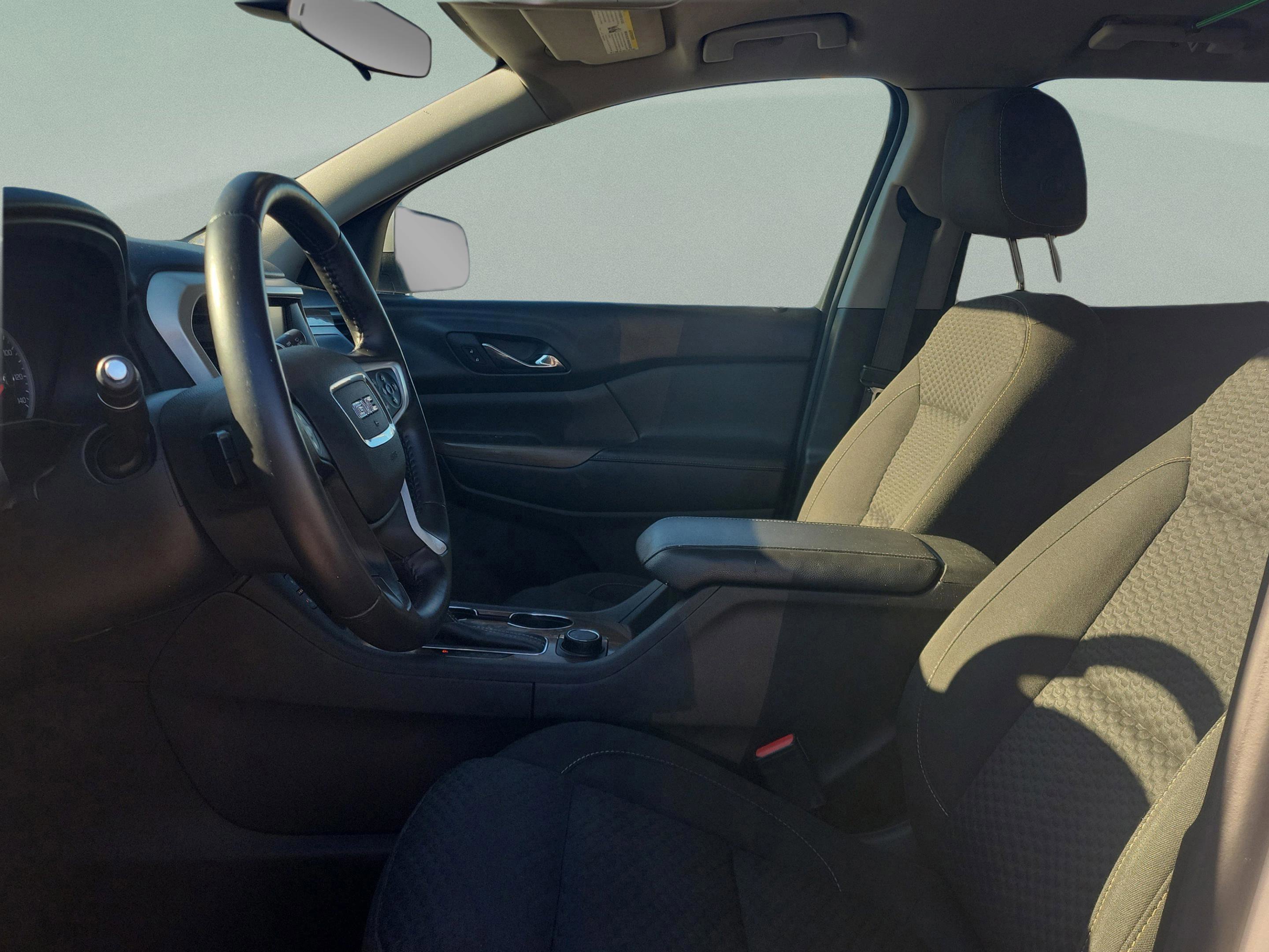 Used 2018 GMC Acadia SLE image 26