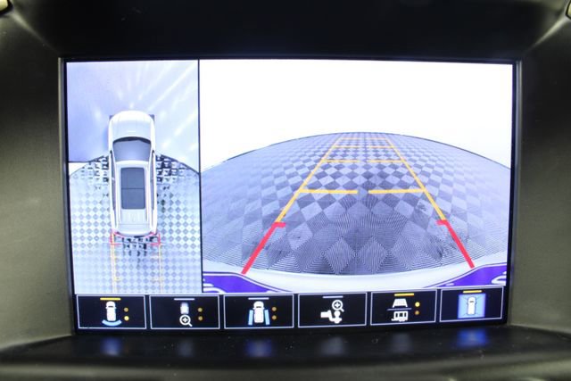 Used 2023 GMC Terrain Denali w/ Denali Premium Package image 3