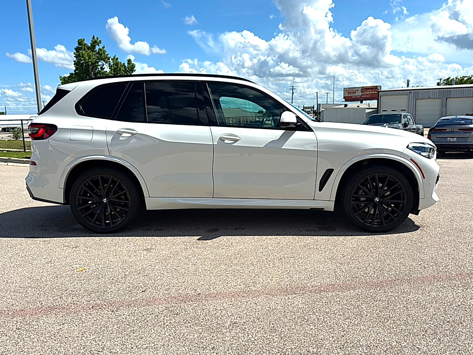 Certified 2023 BMW X5 xDrive40i w/ M Sport Package AWD/4WD image 5