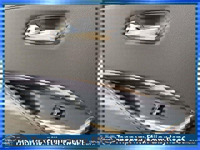 Used 2023 Cadillac XT4 Luxury w/ Cold Weather Package image 19