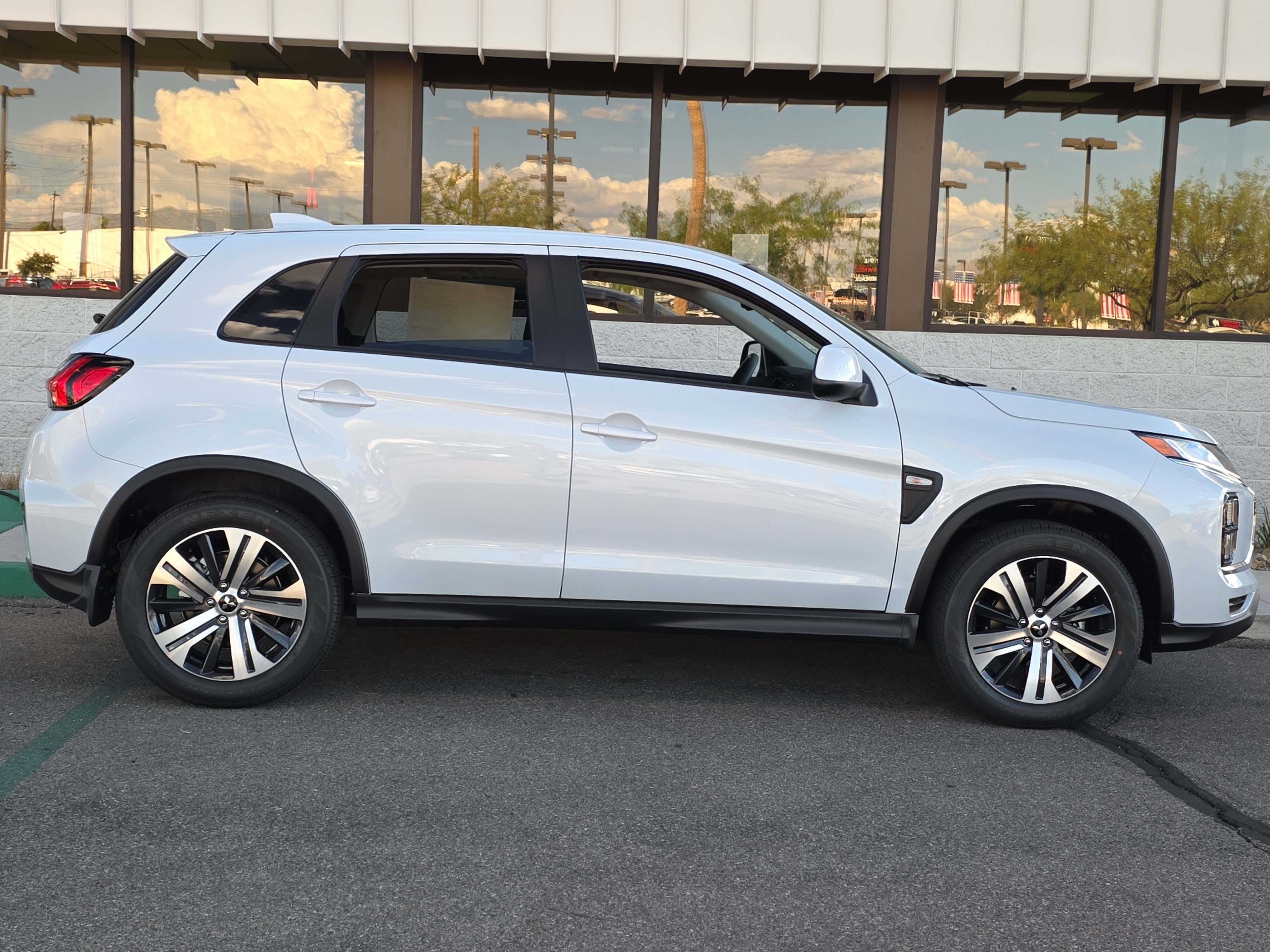 New 2025 Mitsubishi Outlander Sport ES image 5