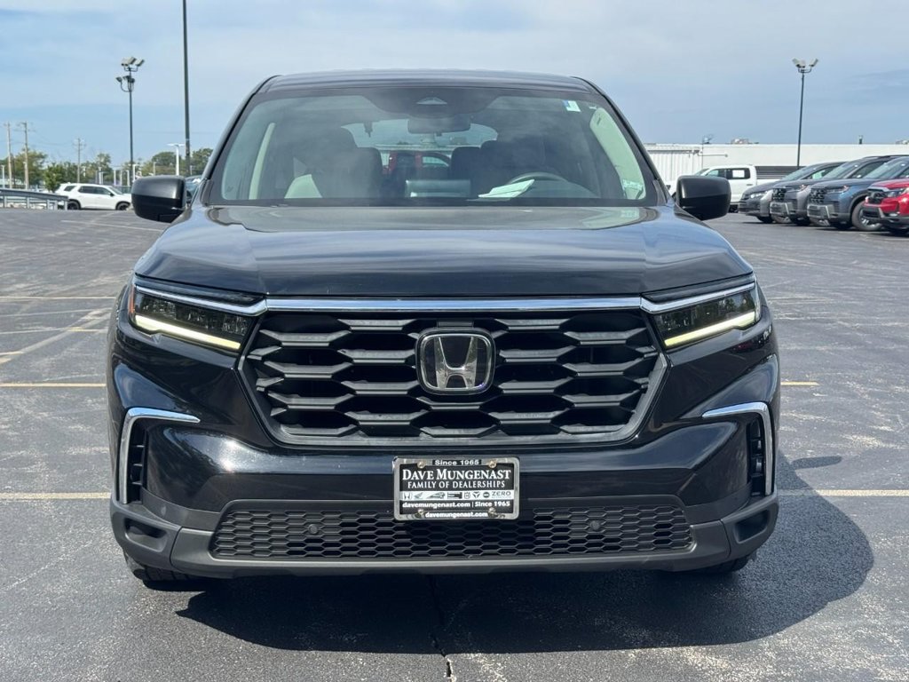 Used 2023 Honda Pilot LX image 12