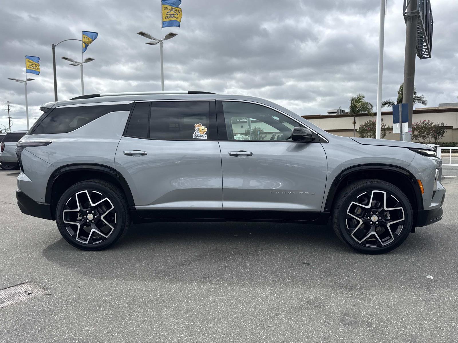 Used 2025 Chevrolet Traverse High Country AWD/4WD image 4