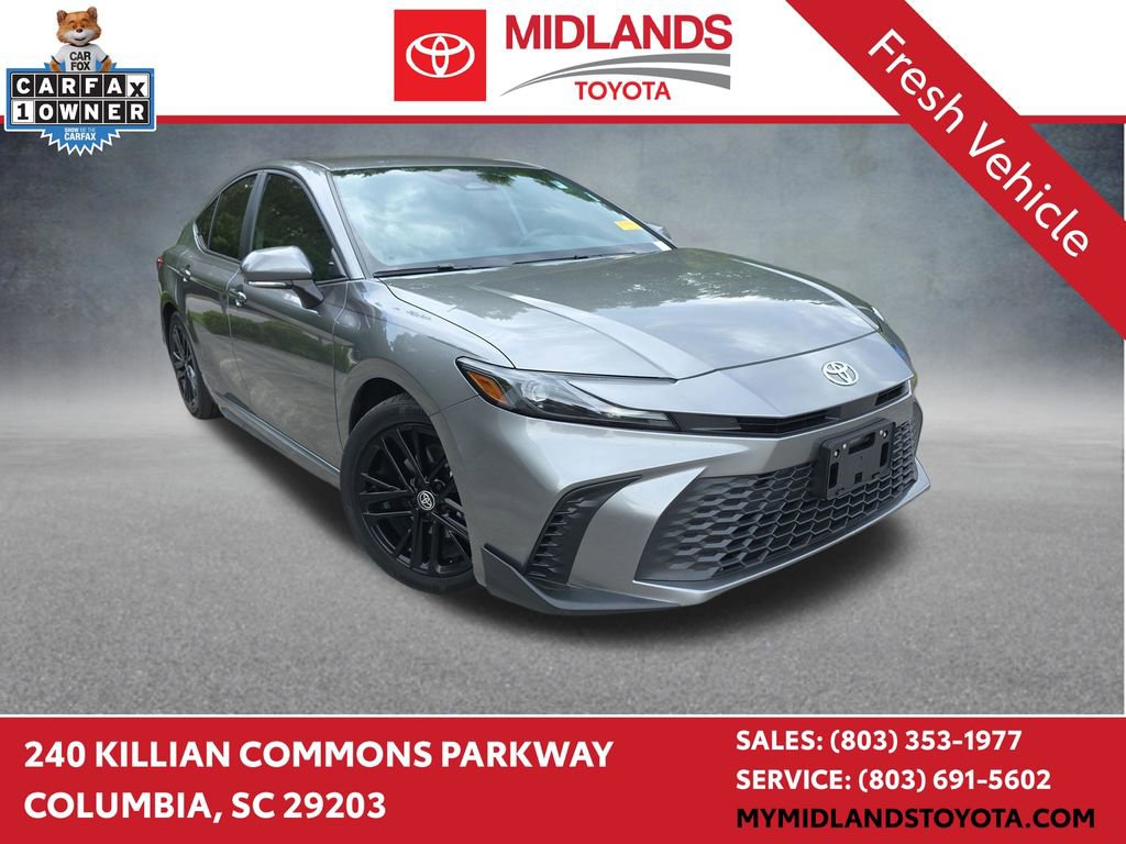 Used 2025 Toyota Camry SE w/ Convenience Package FWD image 1