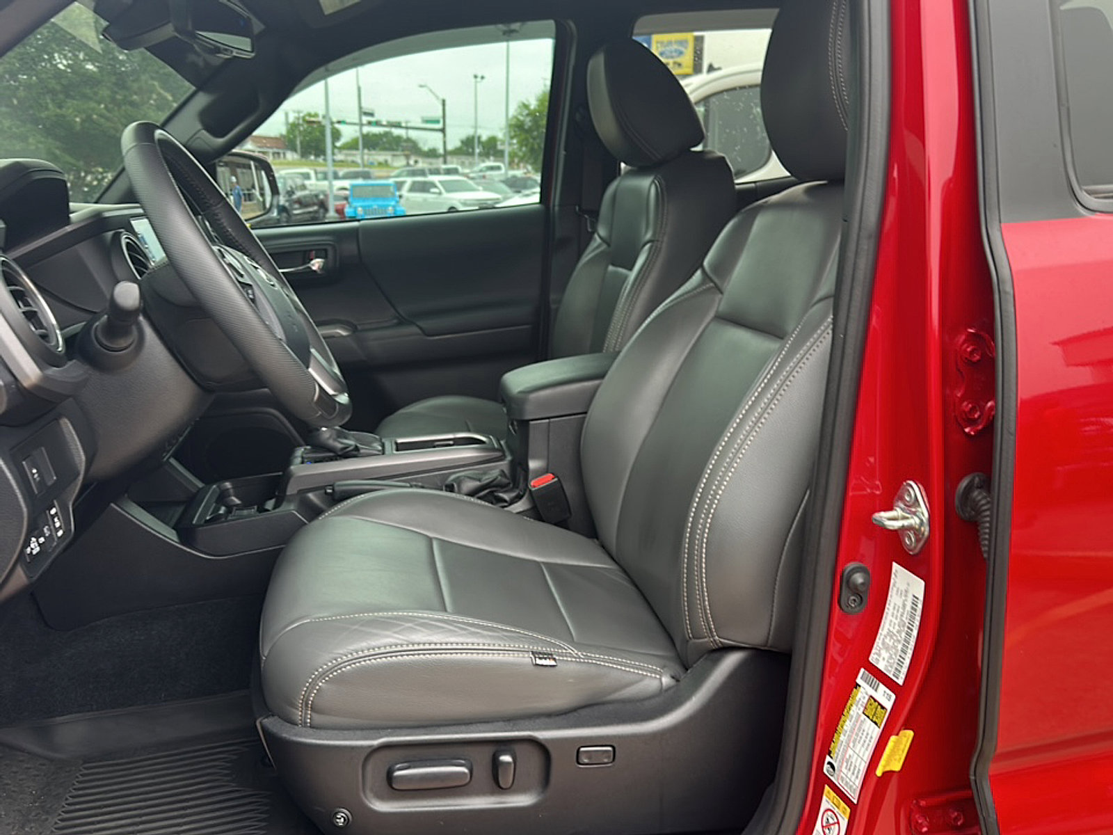 Used 2020 Toyota Tacoma TRD Off-Road AWD/4WD image 17