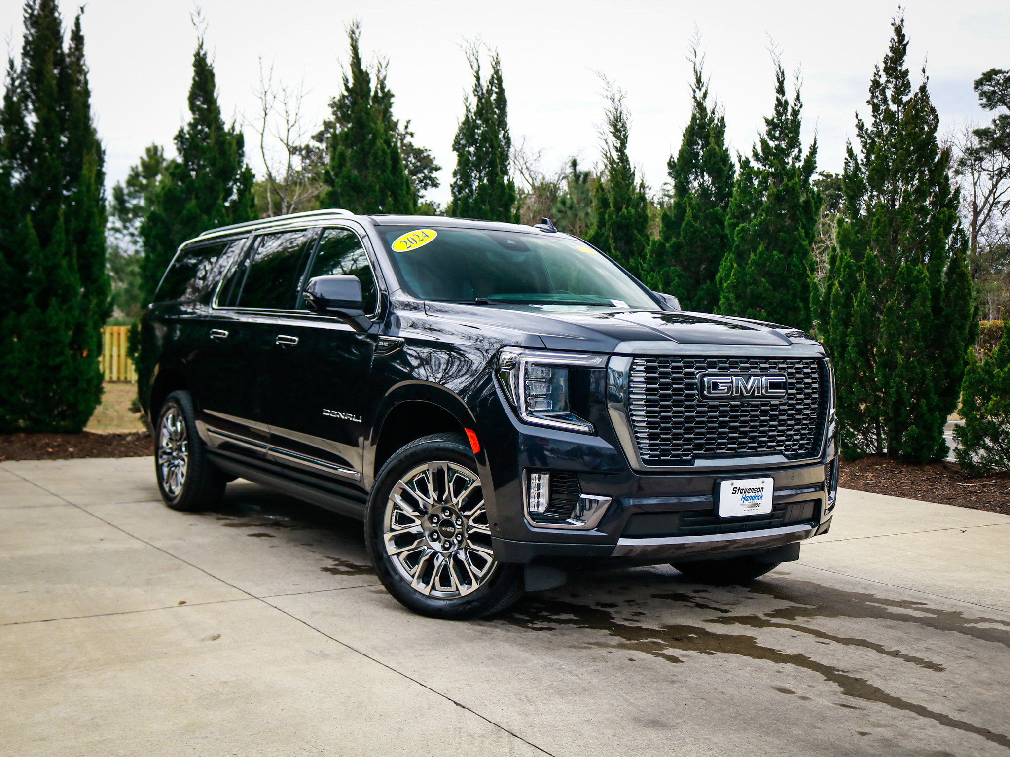 Used 2024 GMC Yukon XL Denali Ultimate image 2