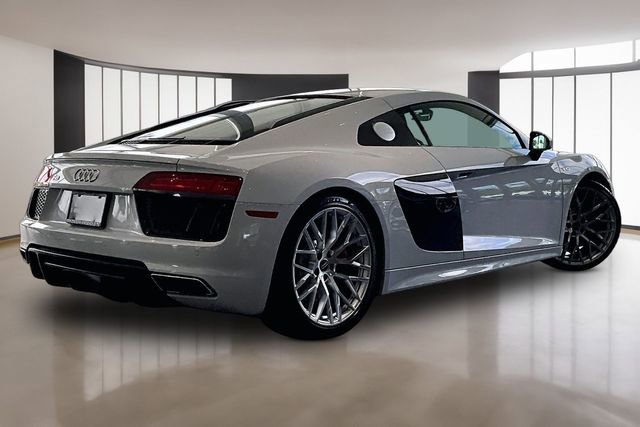 Used 2017 Audi R8 V10 w/ Carbon Exterior Package AWD/4WD image 5