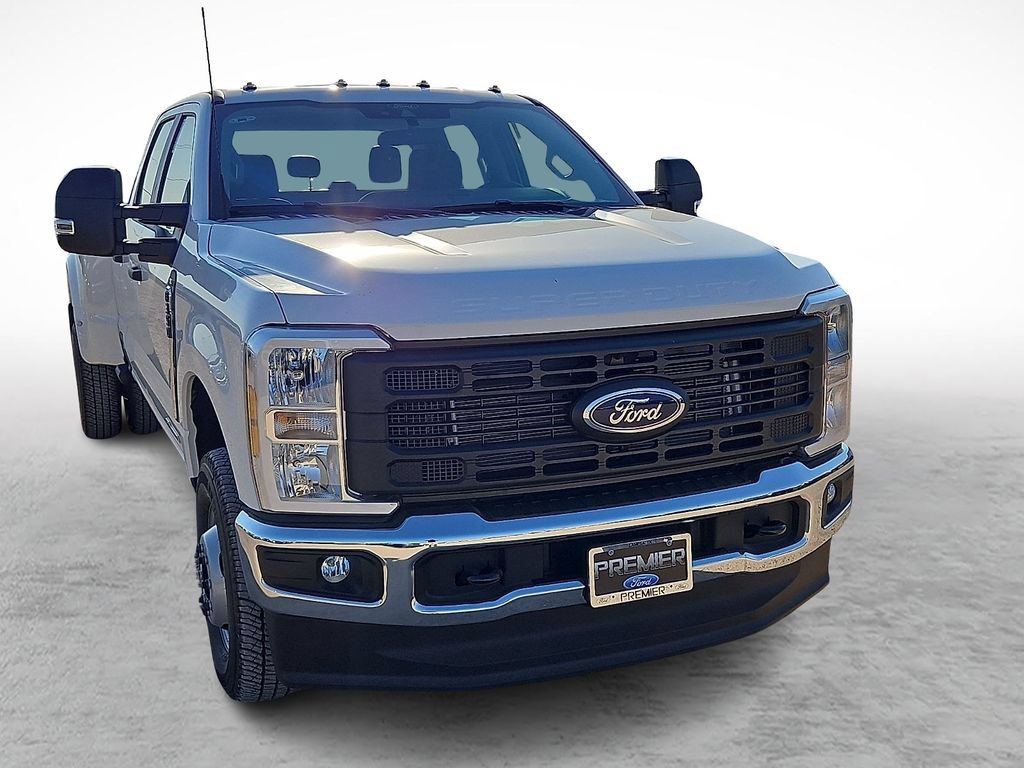 New 2026 Ford F350 XL w/ XL Chrome Package AWD/4WD image 2