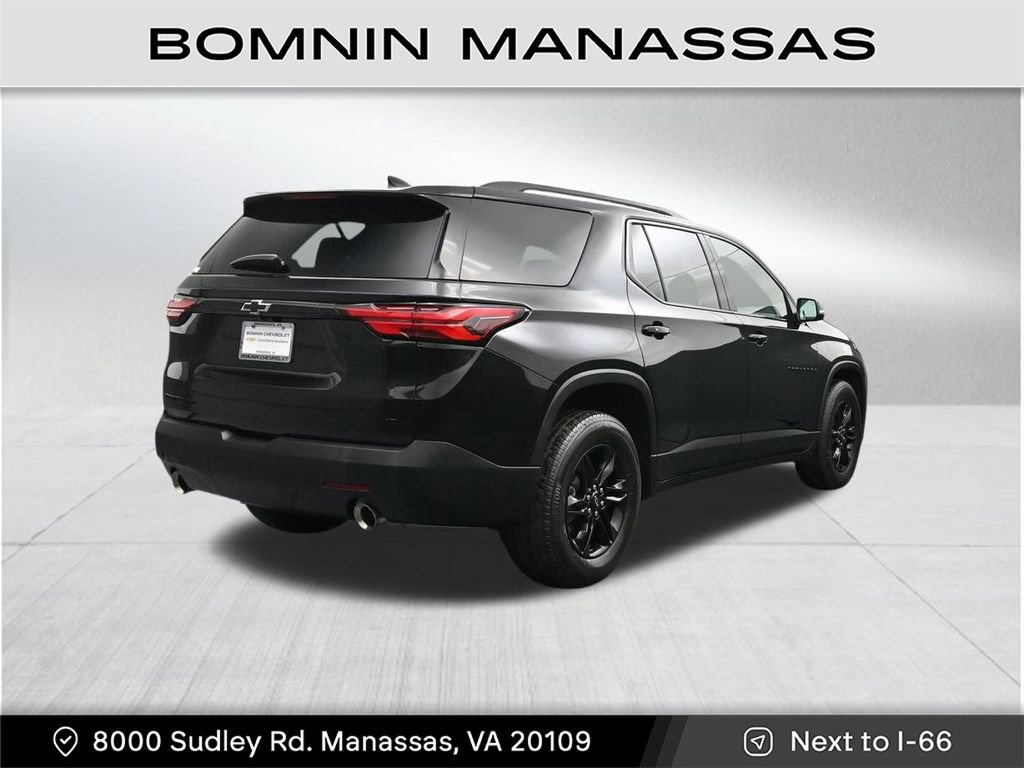 Used 2023 Chevrolet Traverse LT w/ Midnight/Sport Edition image 5