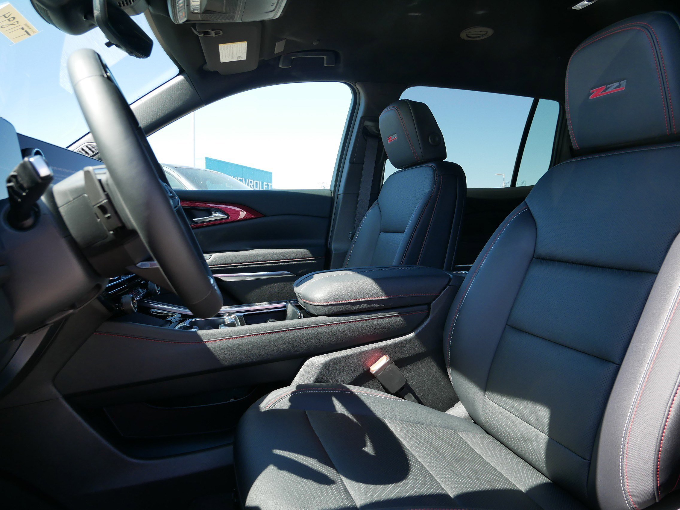 New 2026 Chevrolet Traverse Z71 w/ Enhanced Driving Package AWD/4WD image 8