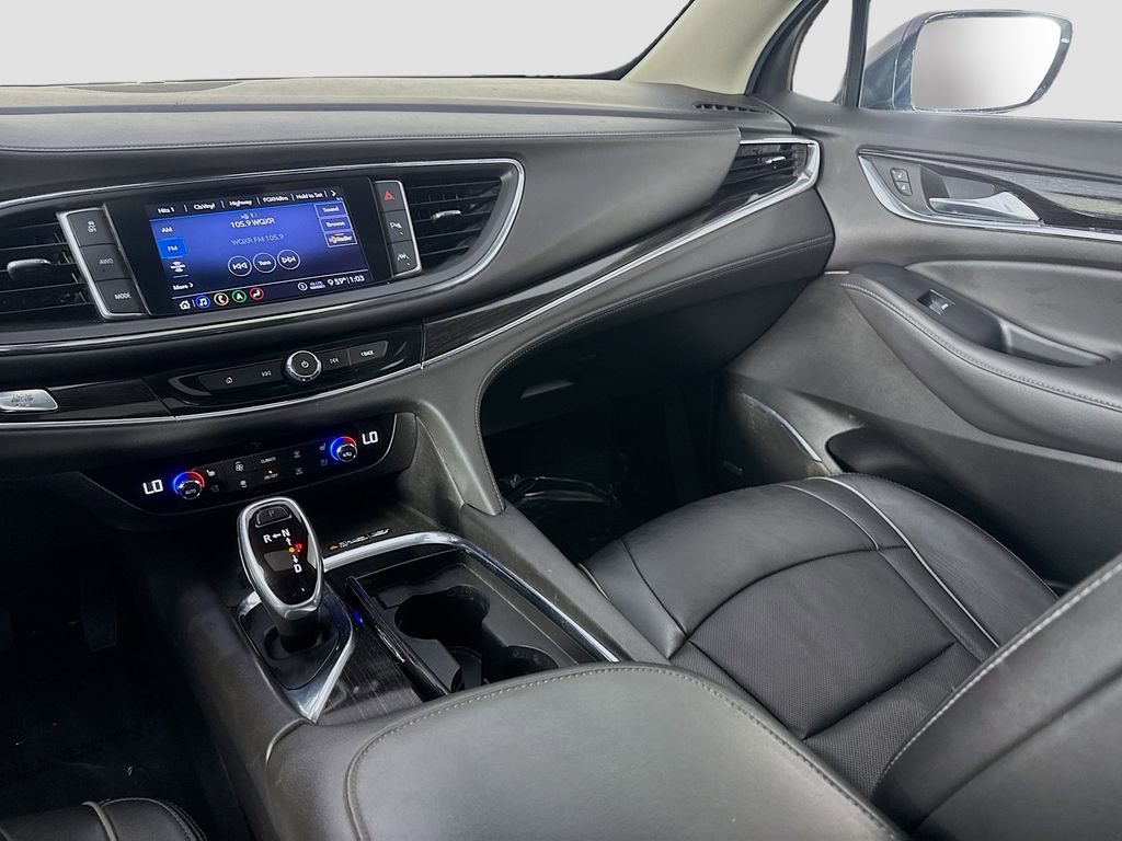 Used 2021 Buick Enclave Avenir w/ Avenir Technology Package AWD/4WD image 29