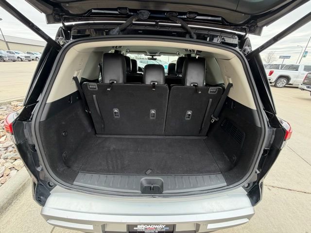 Used 2024 Nissan Pathfinder SL AWD/4WD image 13