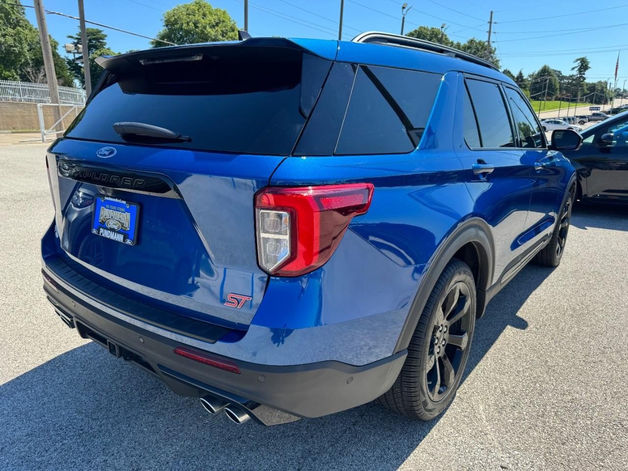 Used 2021 Ford Explorer ST w/ Equipment Group 401A AWD/4WD image 3