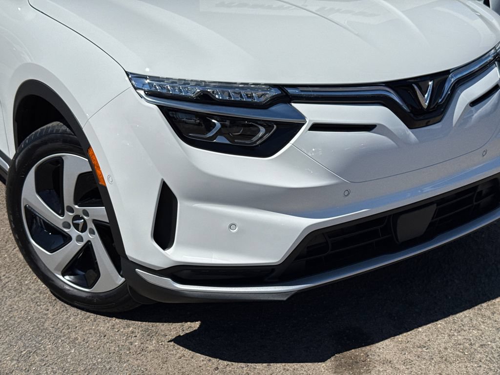 New 2027 VinFast VF 8 Eco AWD/4WD image 6