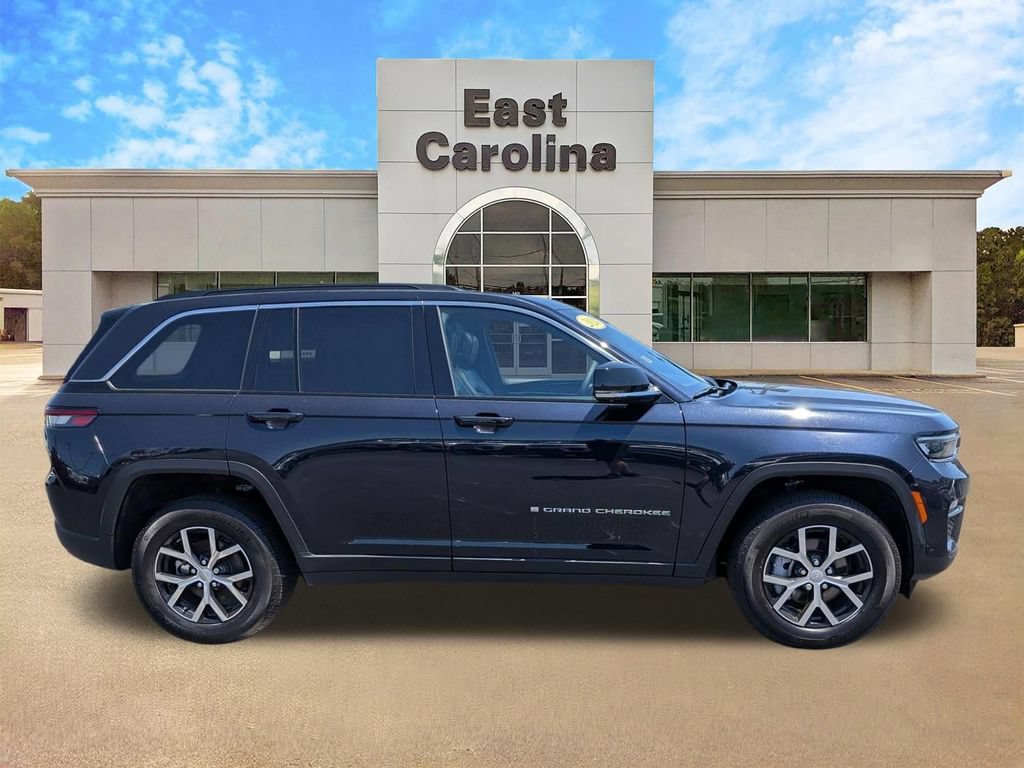 Certified 2024 Jeep Grand Cherokee Limited w/ Luxury Tech Group II AWD/4WD image 2