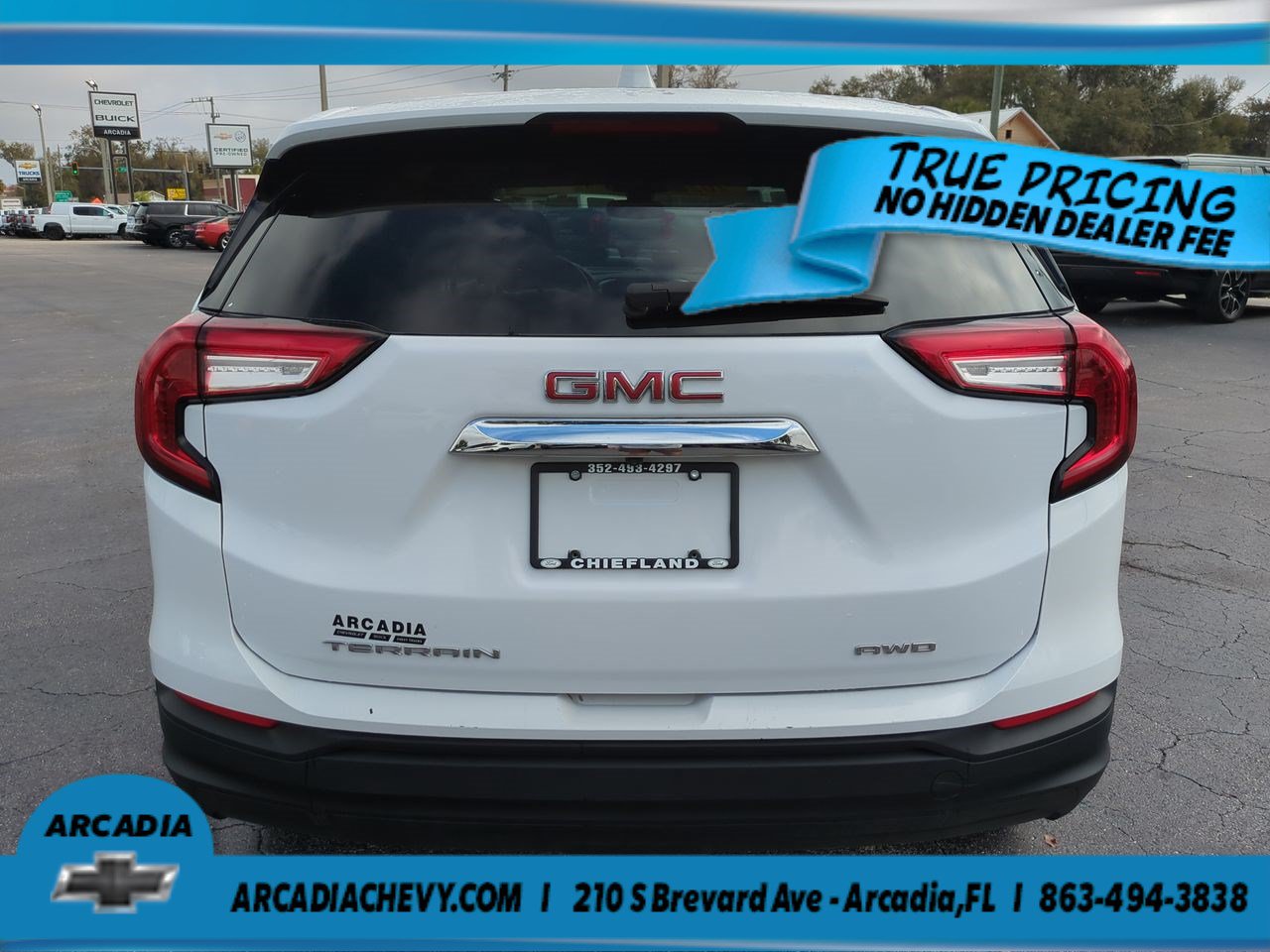 Used 2024 GMC Terrain SLE AWD/4WD image 5