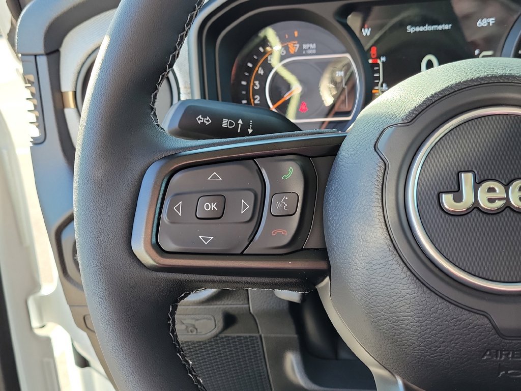 New 2025 Jeep Gladiator Sport AWD/4WD image 24