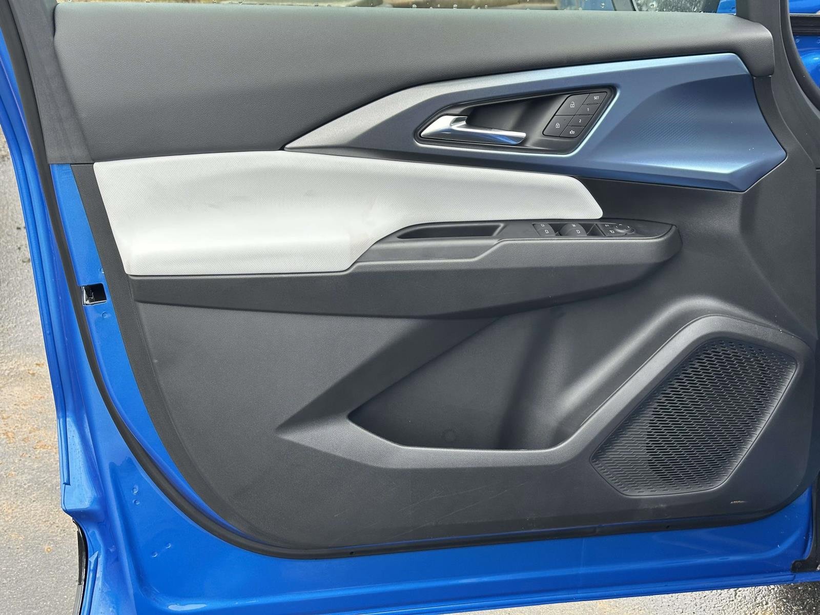 New 2026 Chevrolet Equinox EV LT image 19