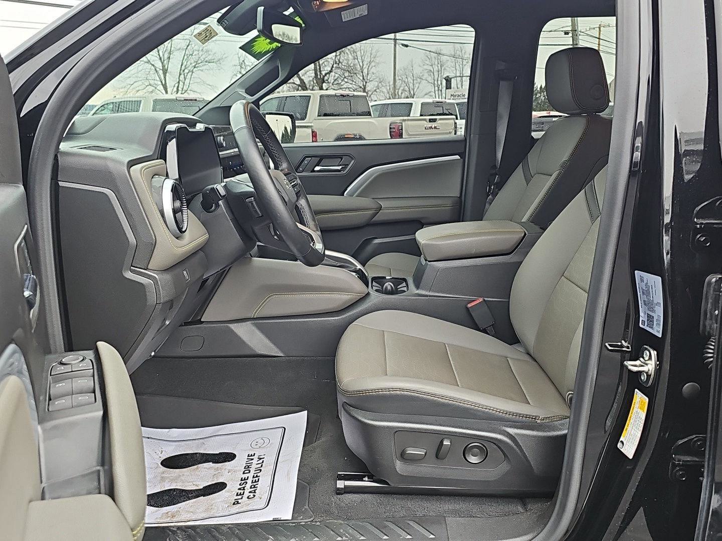 Used 2024 Chevrolet Colorado ZR2 w/ ZR2 Convenience Package III image 11