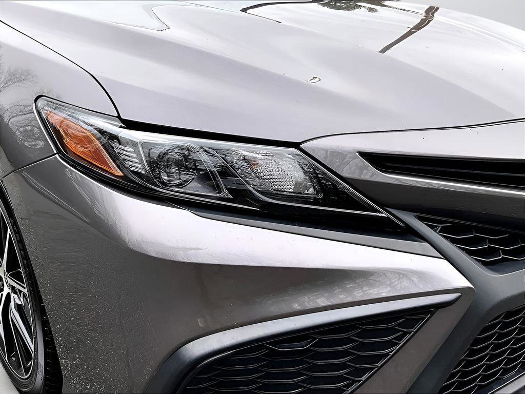 Used 2023 Toyota Camry SE image 30