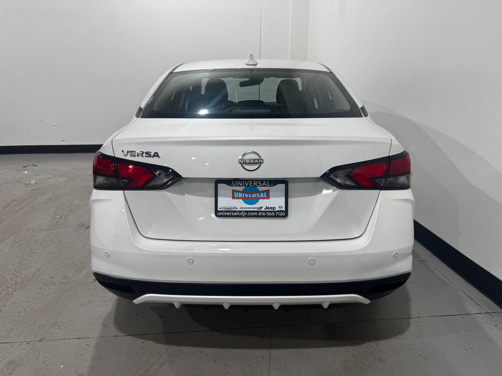 Used 2025 Nissan Versa SV w/ Trunk Package image 25