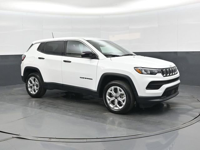 Used 2025 Jeep Compass Sport image 1