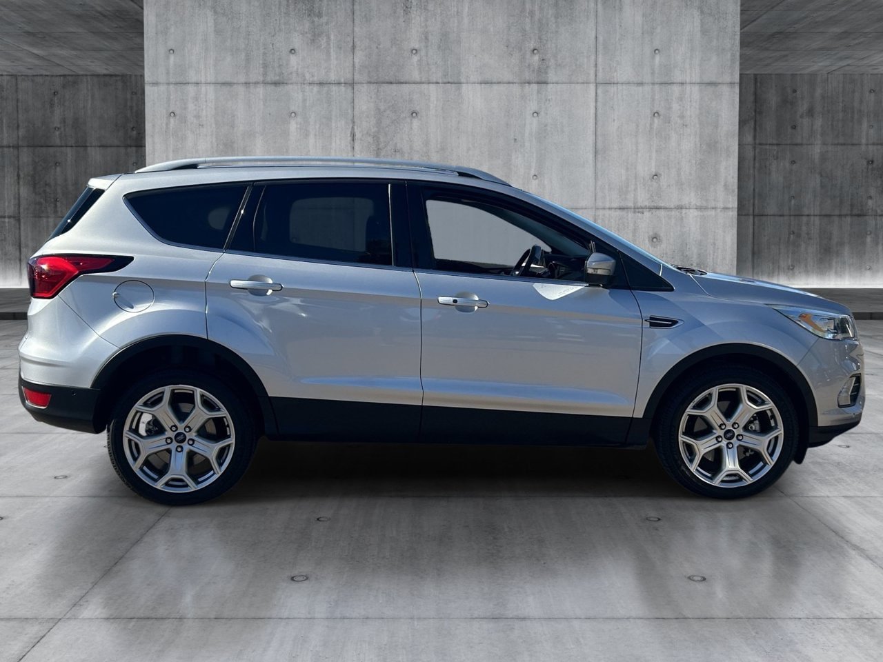 Used 2019 Ford Escape Titanium AWD/4WD image 6