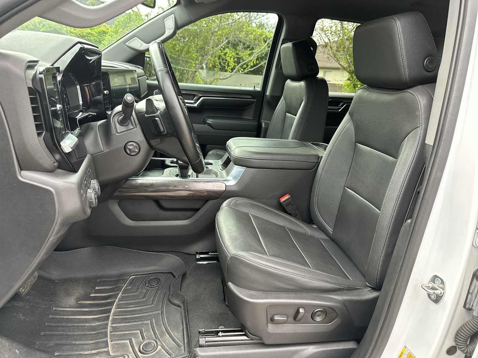 Certified 2023 Chevrolet Silverado 1500 LTZ w/ LTZ Convenience Package II AWD/4WD image 15