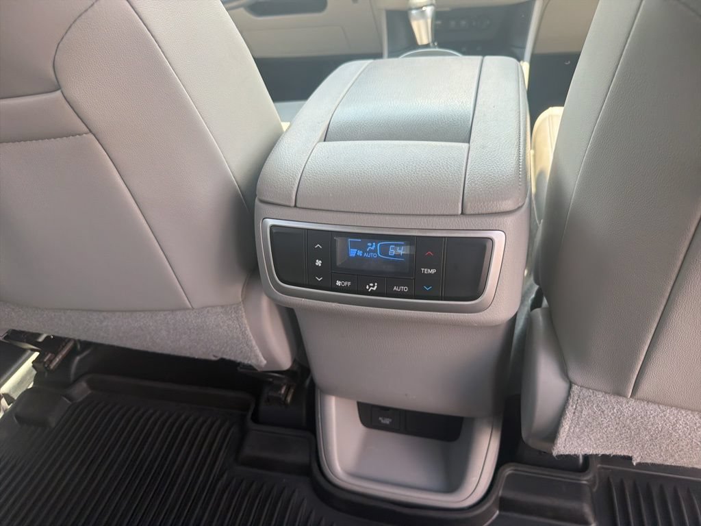 Used 2018 Toyota Highlander Limited AWD/4WD image 44