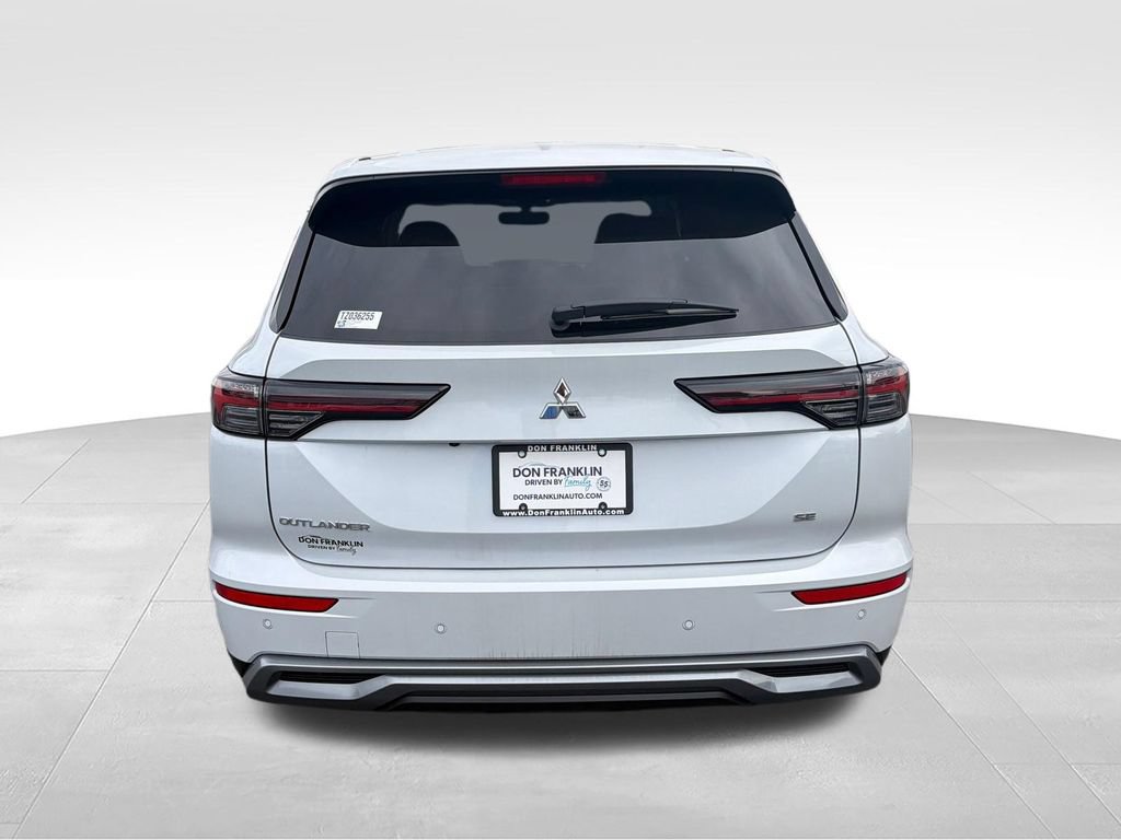 New 2026 Mitsubishi Outlander SE FWD image 4