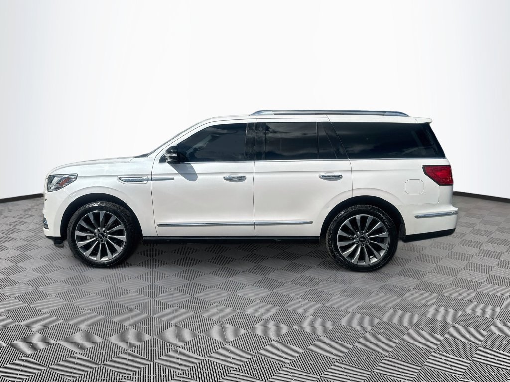 Used 2018 Lincoln Navigator Select AWD/4WD image 9