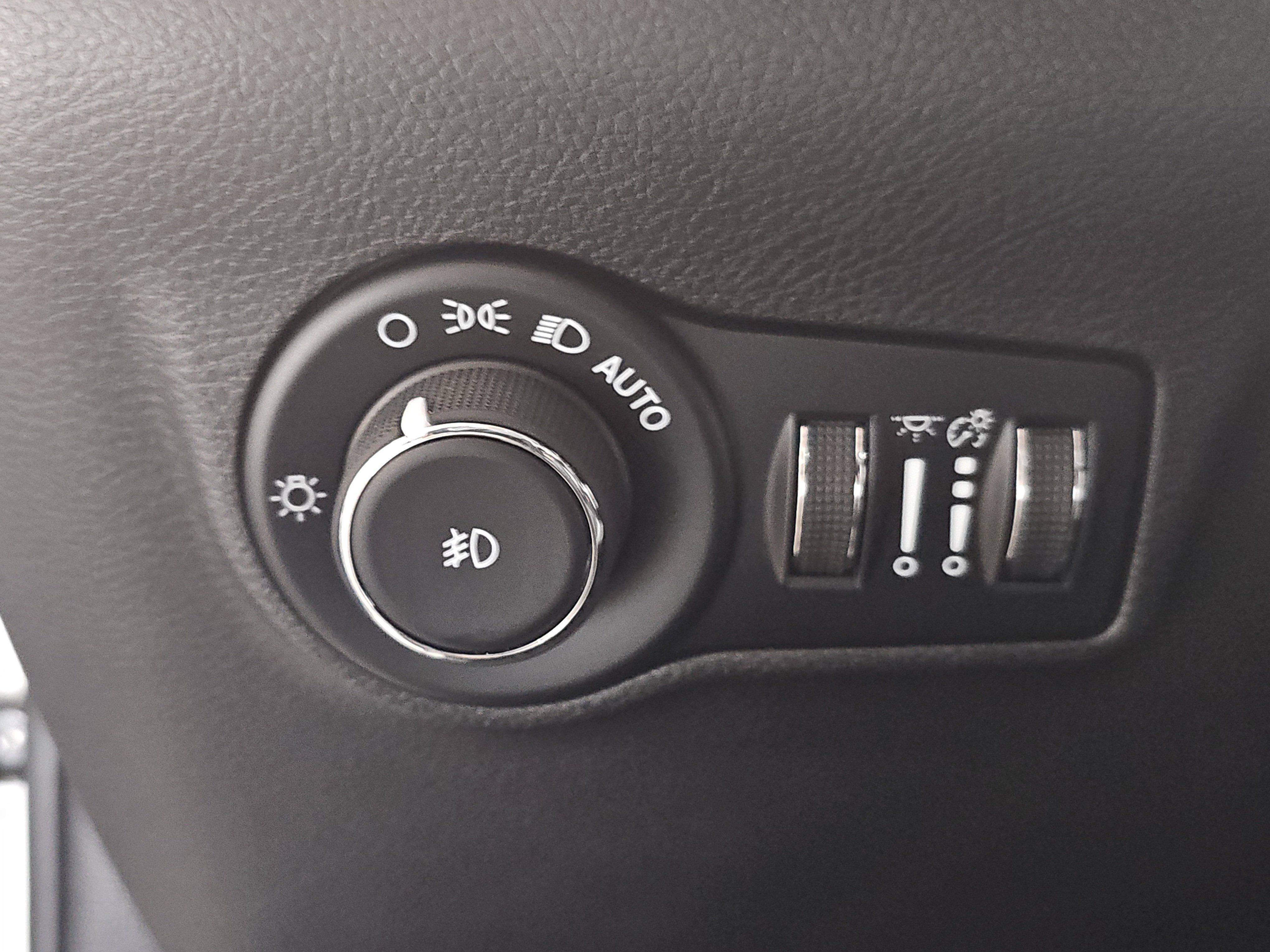 Used 2026 Jeep Compass Latitude AWD/4WD image 21