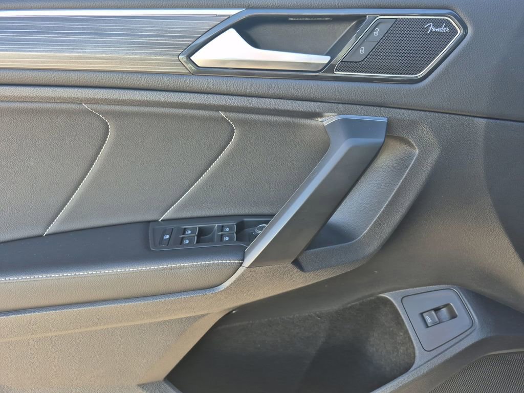 Used 2022 Volkswagen Tiguan SEL R-Line image 7