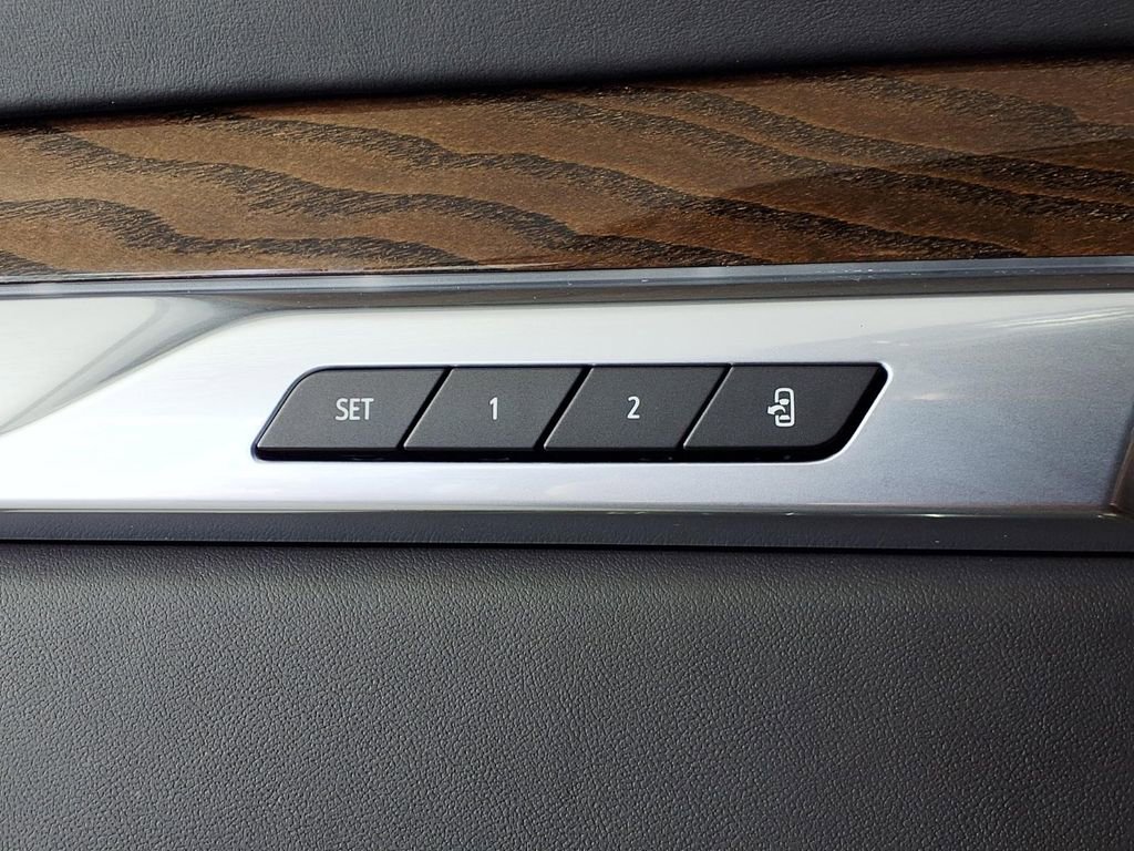 Used 2025 Cadillac Escalade ESV Sport Platinum w/ LPO, Floor Liner Package AWD/4WD image 19