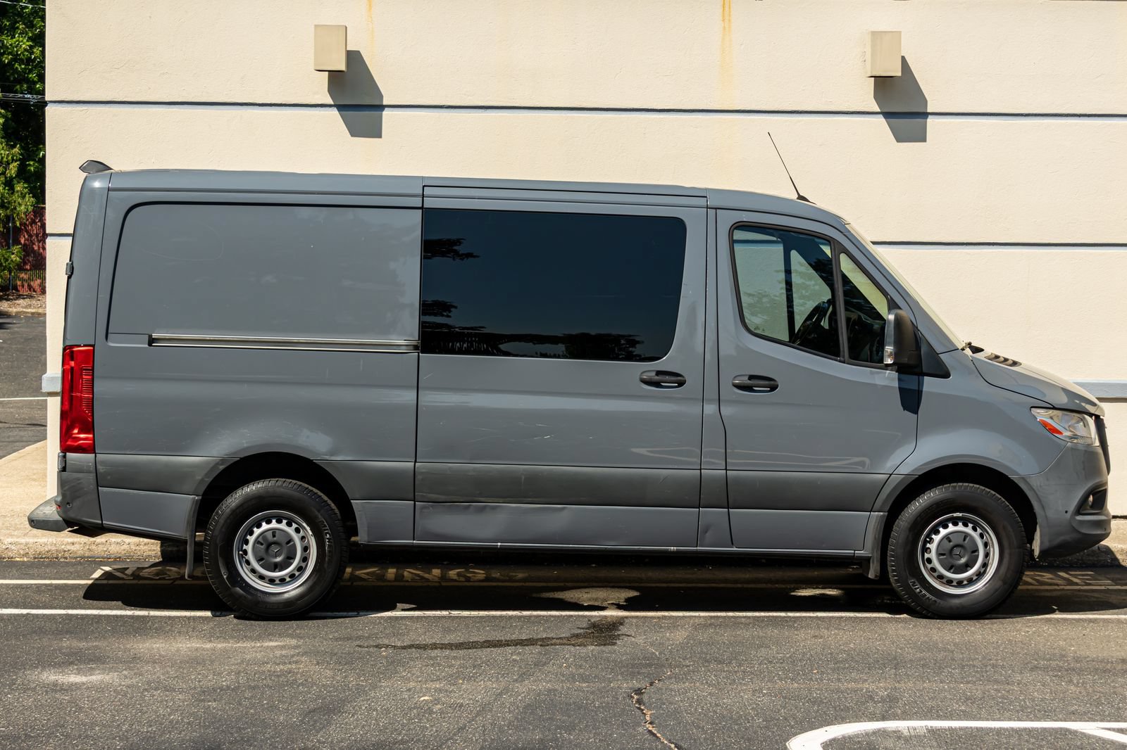 Used 2021 Mercedes-Benz Sprinter 2500 image 10