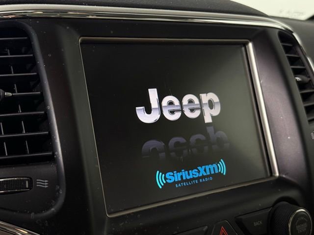 Used 2017 Jeep Grand Cherokee Limited w/ Luxury Group II image 21