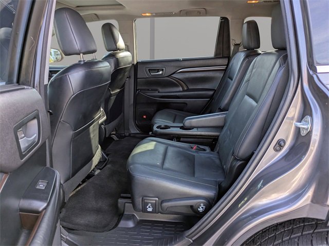 Used 2015 Toyota Highlander Limited image 15