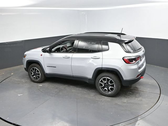 Used 2025 Jeep Compass Trailhawk AWD/4WD image 43