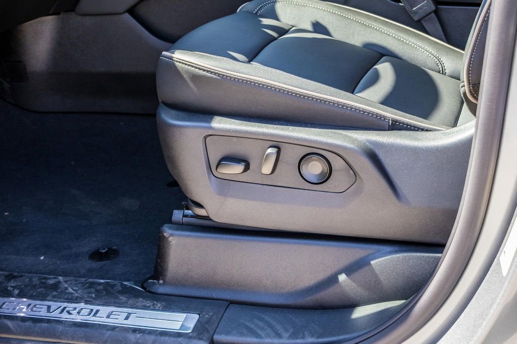 New 2026 Chevrolet Suburban Premier image 25