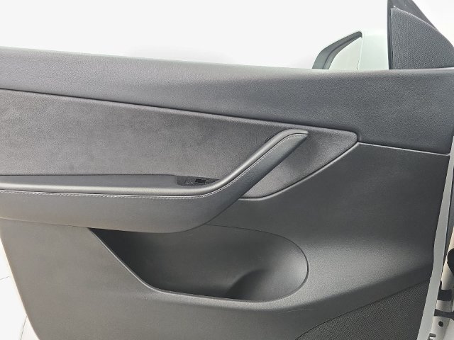 Used 2020 Tesla Model Y Long Range AWD/4WD image 27