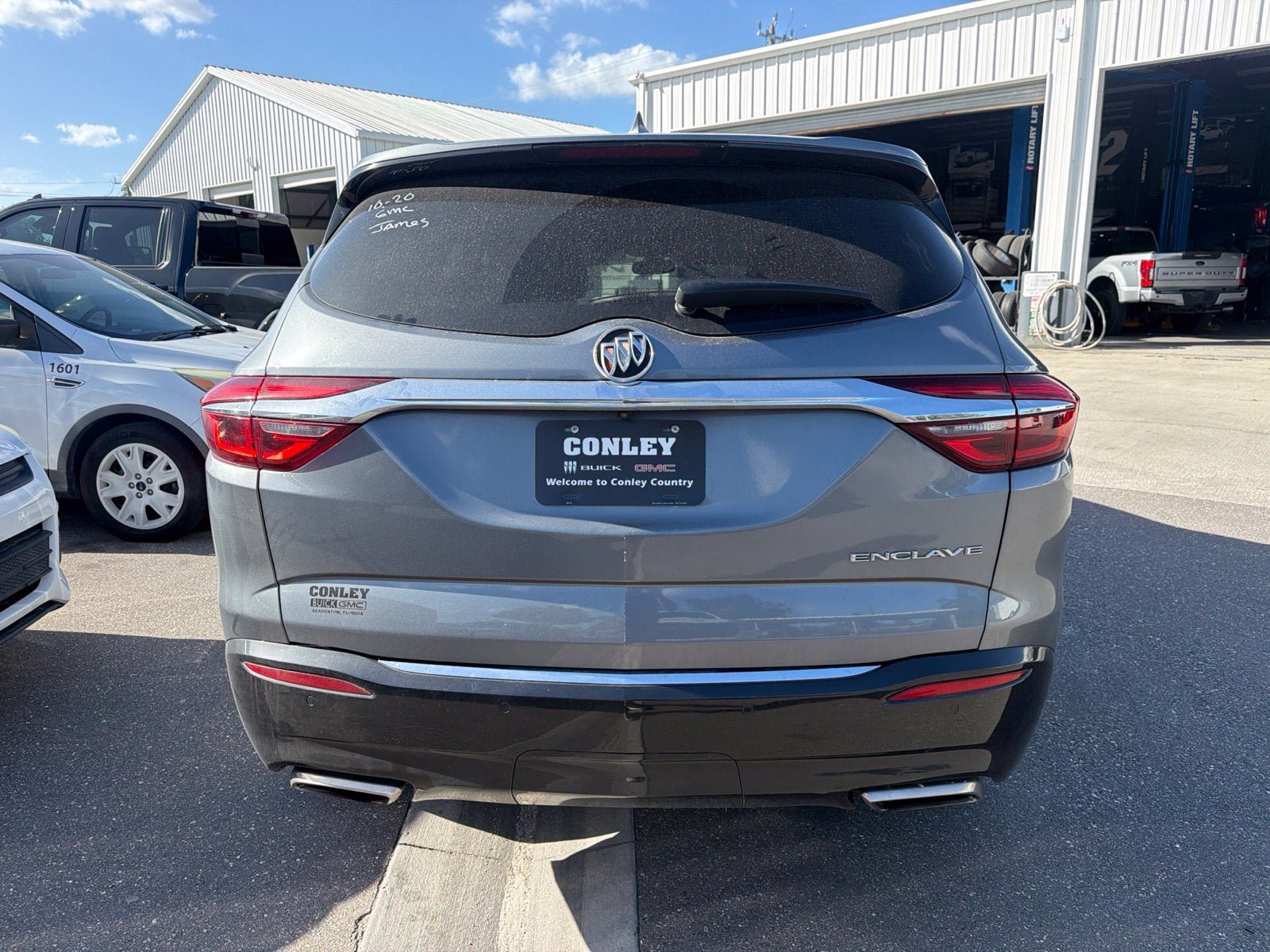 Used 2019 Buick Enclave Essence FWD image 9