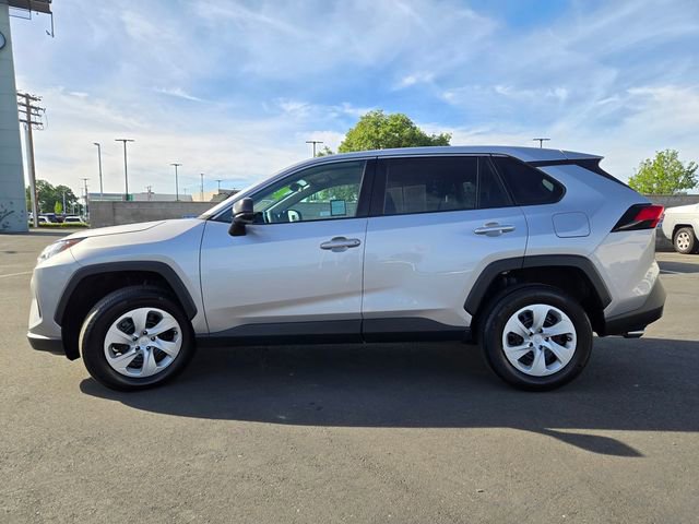 Used 2024 Toyota RAV4 LE image 7