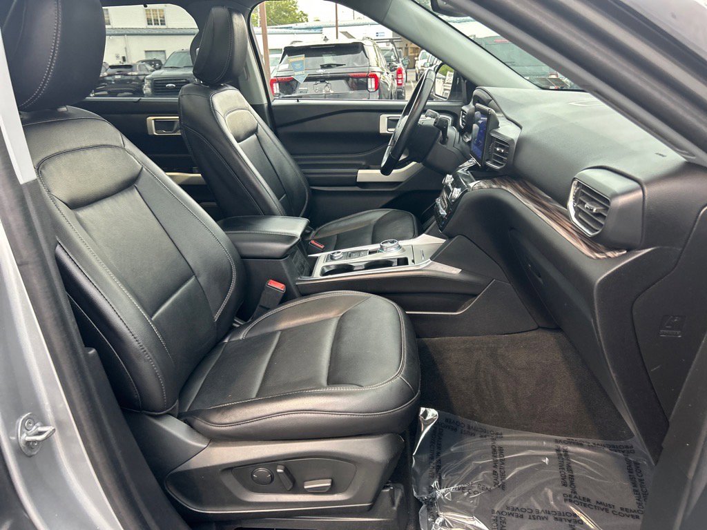 Used 2022 Ford Explorer Limited w/ Equipment Group 301A image 20