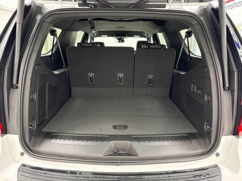 New 2026 GMC Yukon XL Elevation image 16